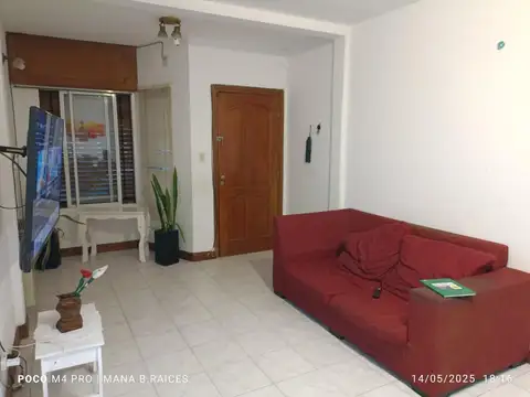 Casa 3 dormitorios, 2 plantas. Apta profesional.