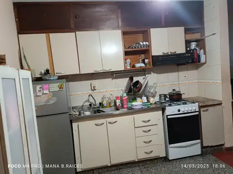 Casa 4 ambientes con 2 baños