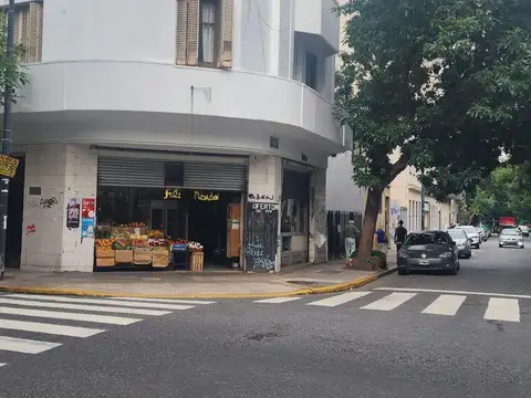 Local en Esquina San José y Humberto Primo