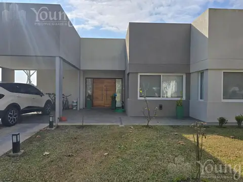 Casa 4 ambientes con 2 baños