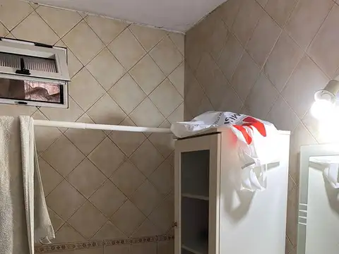 Casa 4 ambientes con 1 baño
