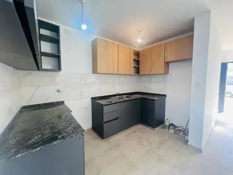 Casa 7 ambientes con 1 baño