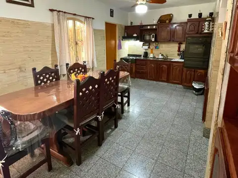 Casa en Venta en Alberdi, USD 198.000