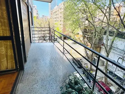 Venta departamento de 3 ambientes en Palermo. Al frente con balcón. Muy Luminoso