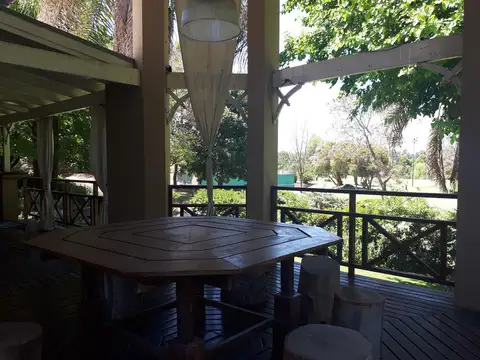 Excelentes vistas a espacios verdes. Casa en venta con renta sobre magnifico lote.