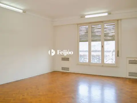 ALQUILER | Piso 350 m², Apto Profesional/Vivienda • Frente al Congreso Nacional