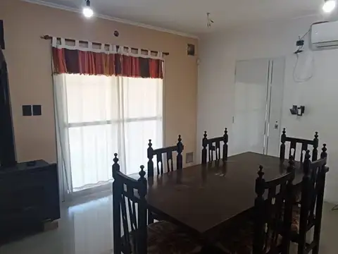 Casa 5 ambientes con 3 baños
