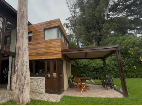 c. Enrique, Sierra de los Padres, Provincia de Buenos Aires, 100