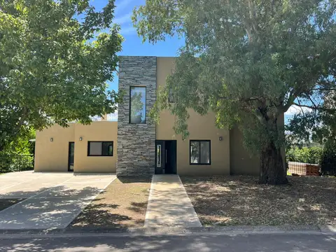 CASA A LA VENTA EN HARAS SANTA MARIA CON RENTA- OPORTUNIDAD