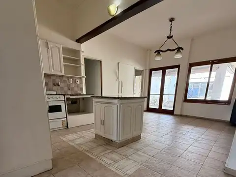 Casa 5 ambientes en venta en ezpeleta, quilmes