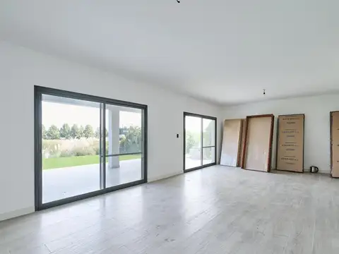 Casa 5 ambientes con 2 baños