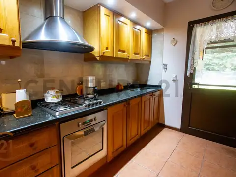 Casa 5 ambientes con 3 baños