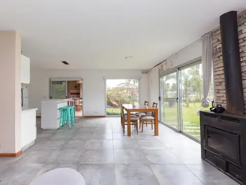 Casa en Venta con 6 cocheras