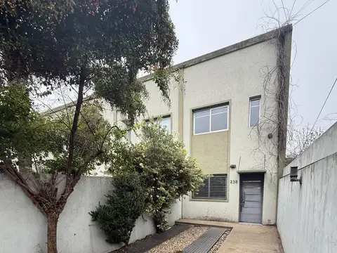 PH en  La Plata a 150mtros. del casco urbano