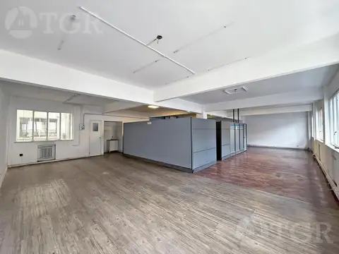 Oficina Comercial  con ubicación privilegiada en  San Nicolás - Capital Federal