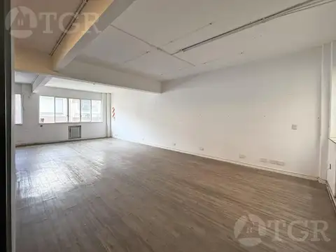 Oficina en Alquiler 50 años