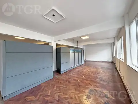 Oficina Comercial  con ubicación privilegiada en  San Nicolás - Capital Federal