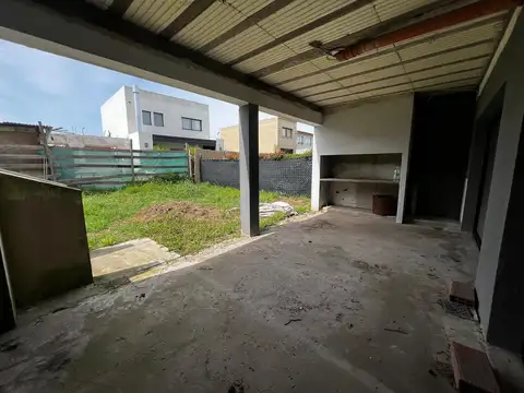 Casa en Venta en Sourigues, USD 109.000