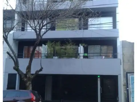 IMPECABLE dpto de 1 Amb. CON MUEBLES con cochera.