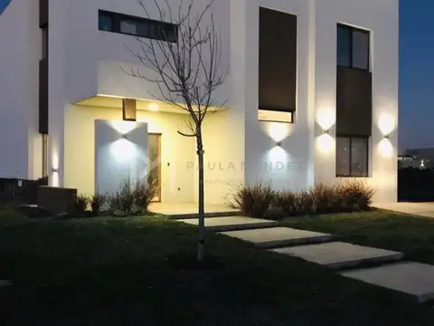 puertos del lago, Araucarias 100