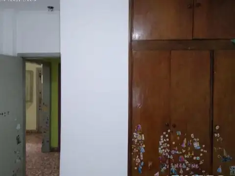 CASA DE 3 AMBIENTES CON COCHERA