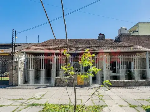 Venta casa 3 amb + Habit o deposito. Monte Grande