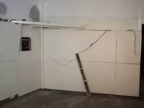 Oportunidad para desarrollar en zona industrial (I1)- En Venta