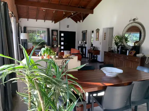 Casa en Venta en Don Torcuato, USD 399.000