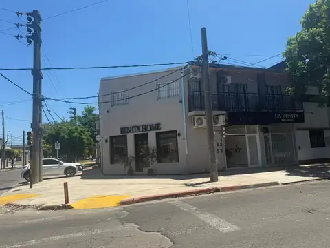 Impecable local en esquina!