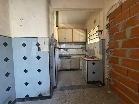 VENTA CASA MÁS GALPON A RECICLAR EN LA TABLADA