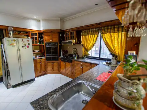 General Bartolome Mitre 200