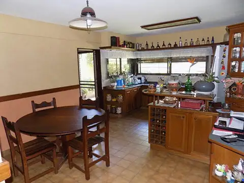 Casa 4 ambientes con 4 baños