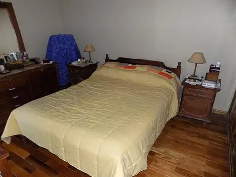 Excelente Chalet 5 Ambientes C/ Quincho & Piscina