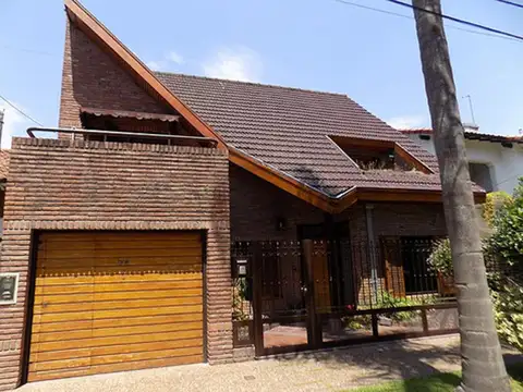 Excelente Chalet 5 Ambientes C/ Quincho & Piscina