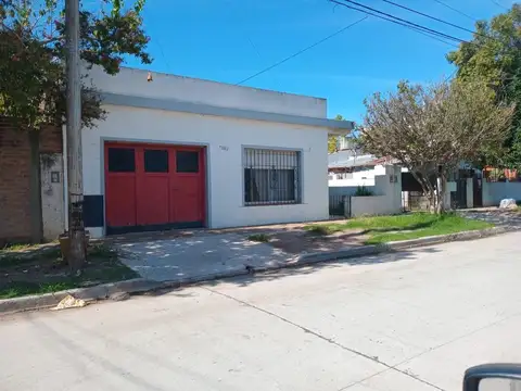 CASA 3 AMBIENTES UBICACIÓN UNICA APTA PROFESIONAL