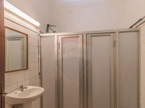 Casa 8 ambientes con 3 baños