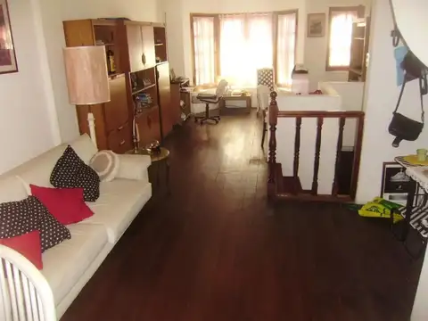 Casa 5 ambientes con 4 baños