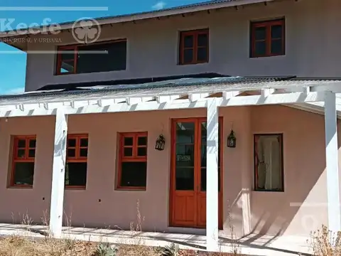 Chacra  Lago Puelo 2 has   Importante Casa de 235 m2 de gran calidad