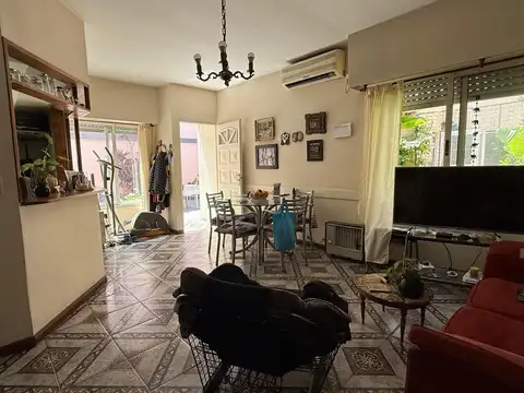 Depto Tipo Casa 3 ambientes con 2 baños