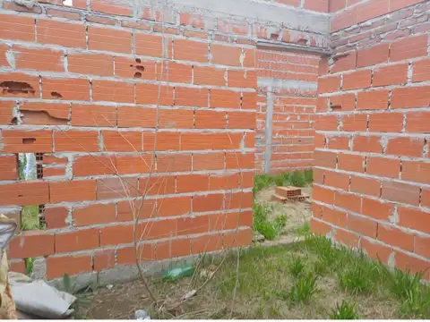 VENTA LOTE EN LUJÁN CON AVANCE DE OBRA