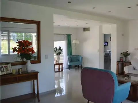 Casa en Venta con 6 cocheras