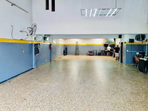 Local en Venta 40 años