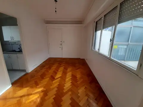 Av Belgrano   al 1800