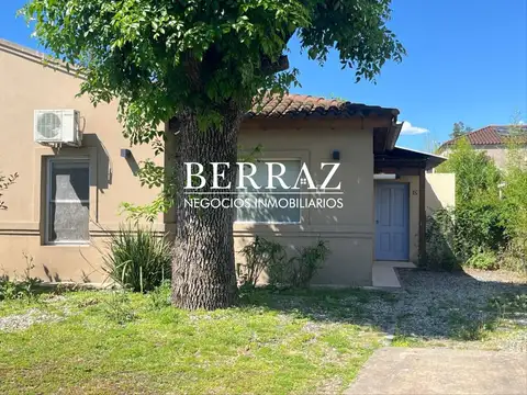 Casa Alquiler Anual 2 Dormitorios Barrio La Candela Lote de 258 m2 Pilar