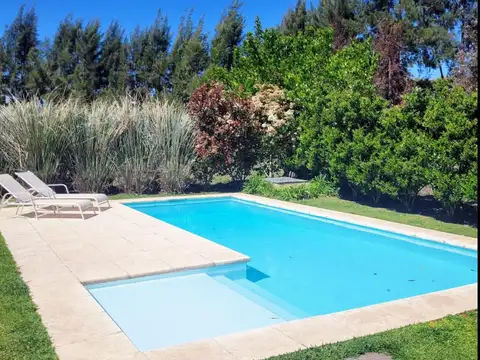 Casa 5 ambientes con 2 baños