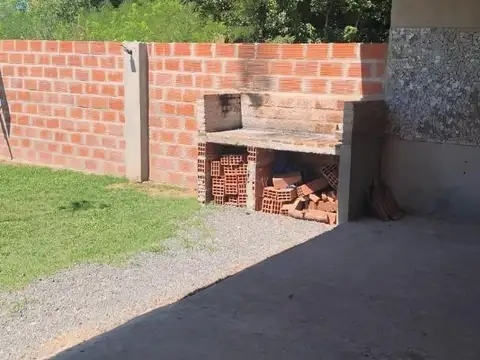 Avda Juan Manuel De Rosas 400