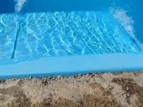 CASA QUINTA EN  VENTA CON AMPLIO PARQUE-CHIVILCOY