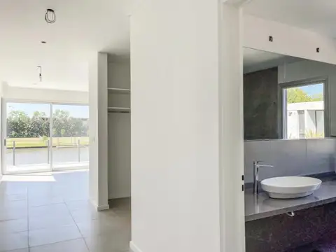 C. Juan Díaz de Solís, Dique Luján, Provincia de Buenos Aires