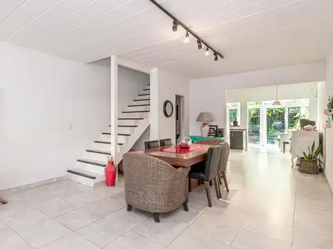 Venta - Triplex de 4 ambientes - Jardín - Pileta - Parrilla - San Fernando