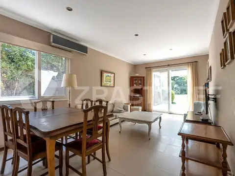 Casa en venta en el barrio El Encuentro con cuatro dormitorios más escritorio